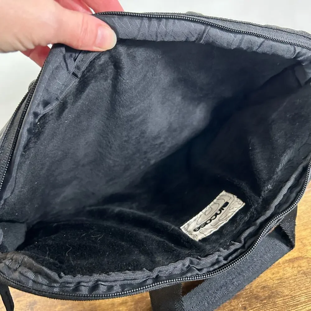 Incase Classic Universal Sleeve 13